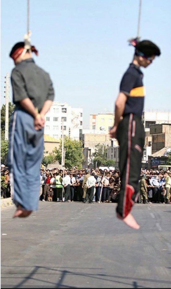 Leo_Lee_Fighter's tweet photo. The photo is a real photo of the public execution of two gay men in Iran.
#Atrocity #Execution #humiliation #Stigmatization #Dehumanization https://t.co/FCY8E9PCpw