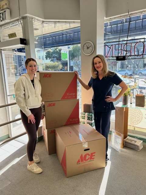 loyal_sf's tweet photo. While Scott Weiner is drafting legislation that limits CEQA’s ability to help prevent and contain wildfires, .@yvettecorkrean is donating 4 gigantic boxes of clothing to the relief effort. 

Meanwhile, not a peep out of Weiner.
@sfchronicle @sfstandard https://t.co/AqJjIxpocP