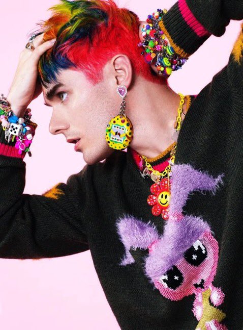 ParxCrave's tweet photo. Waterparks’ Awsten Knight is reportedly interested in buying TikTok in-order-to prevent a potential United States ban. https://t.co/mBfLaexCZK
