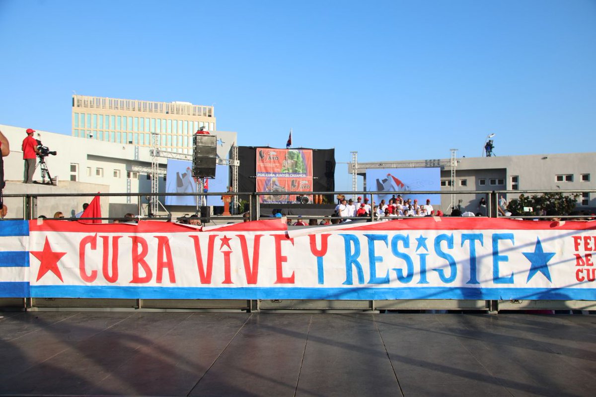#Fidel:"Frente a la acción del enemigo para destruirnos, vale nuestra acción para evitar que el enemigo nos destruya; frente a la acción del enemigo, el esfuerzo redoblado, la pasión multiplicada hacia la causa, el honor de los revolucionarios, la decisión de vencer".