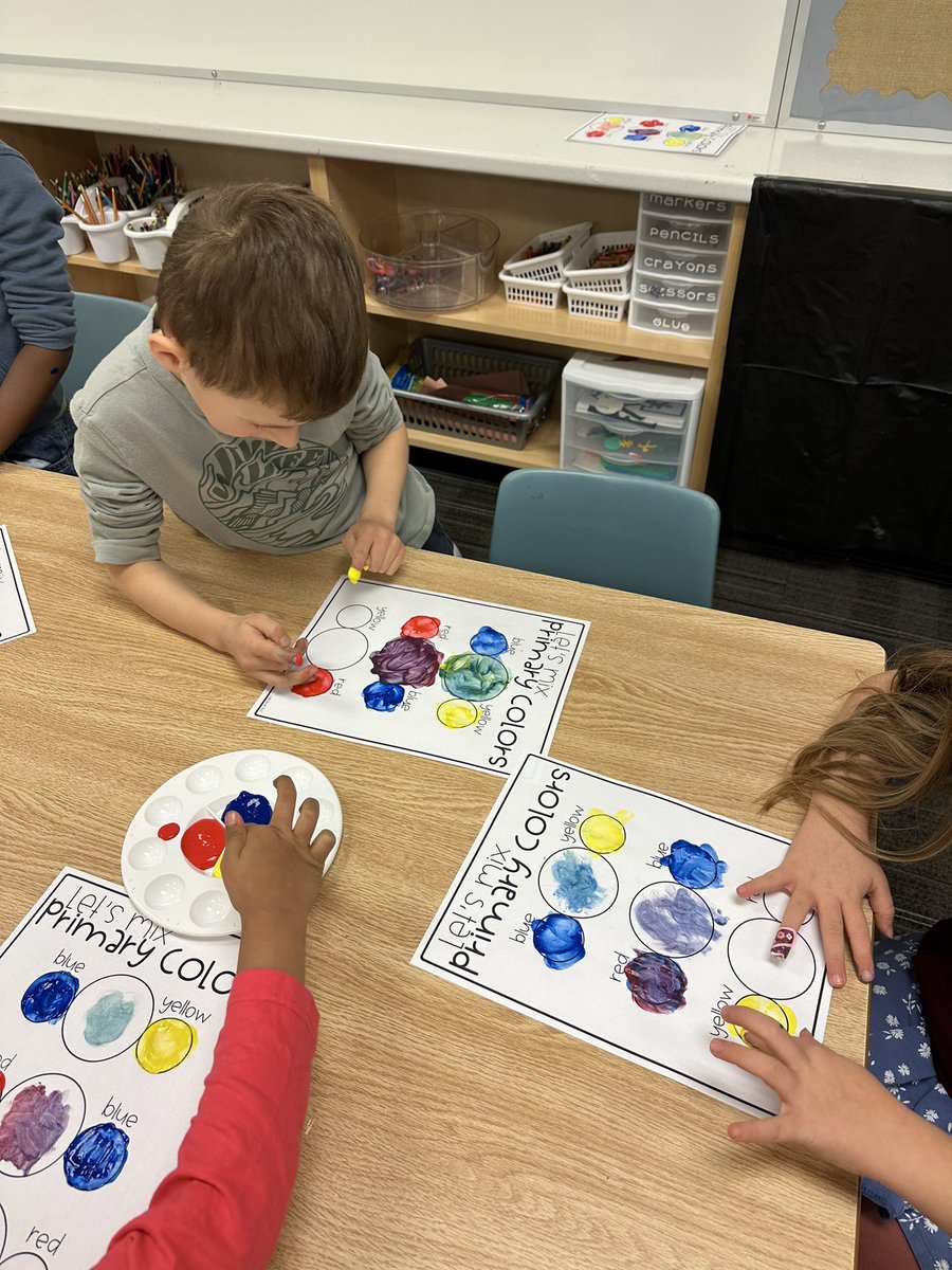 Miss.Elliott tweet media