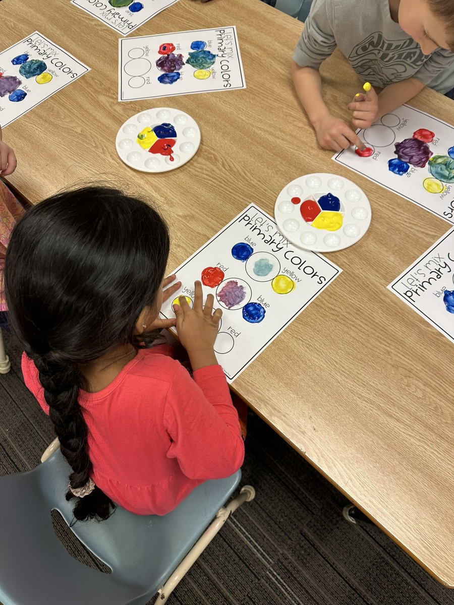 Miss.Elliott tweet media