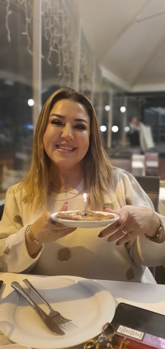 İyi ki doğmuşum be ❤ canım kendim 🤗
#iyikidoğdum #bugünbenimdoğumgünüm #doğumgünü #kutlama