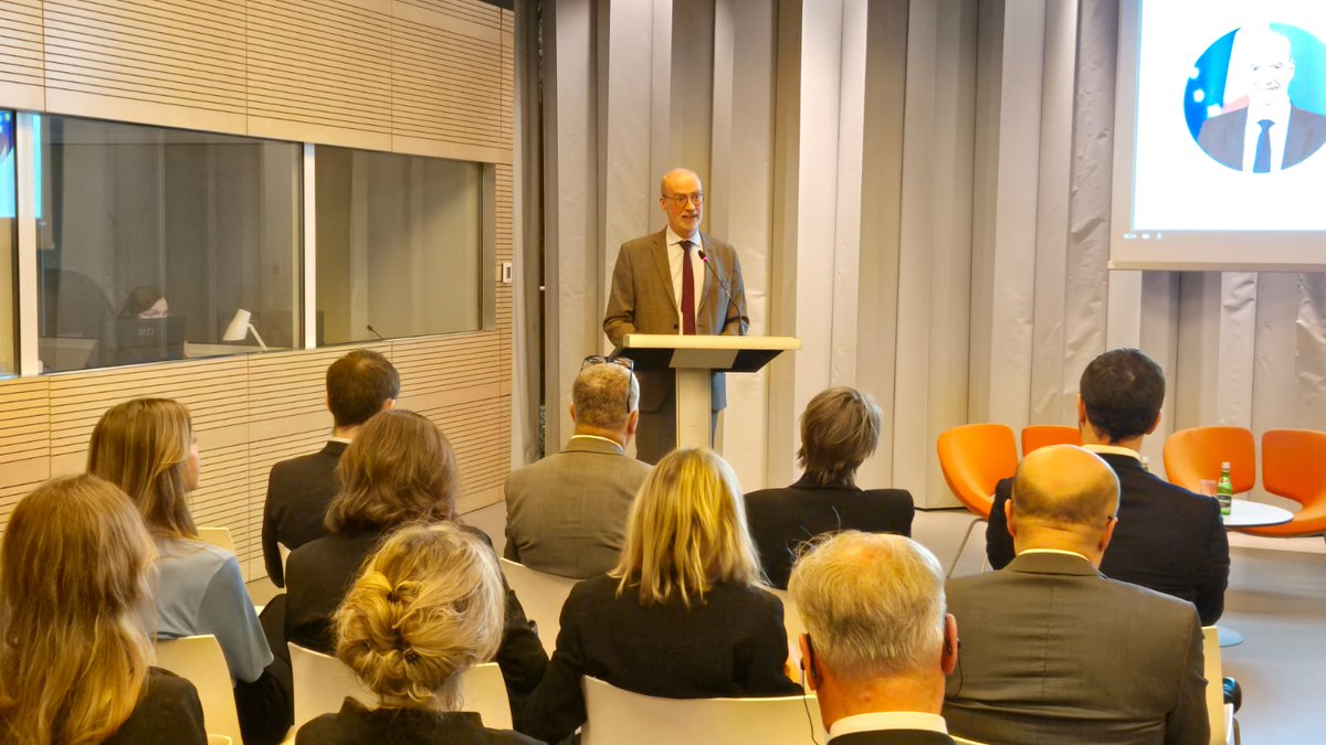 Etienne de Poncins tweet media