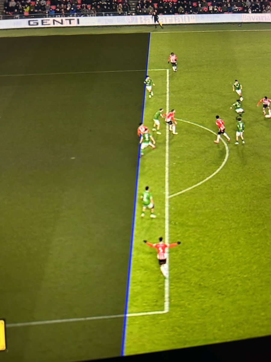 Bibababba's tweet photo. Geen buitenspel ????#psv-exc https://t.co/IFqgoqXlA1