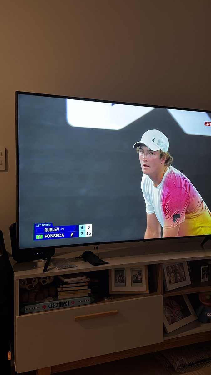 alguém precisa me parar. eu quero rever esse jogo umas 100x de tão bom #AusOpen