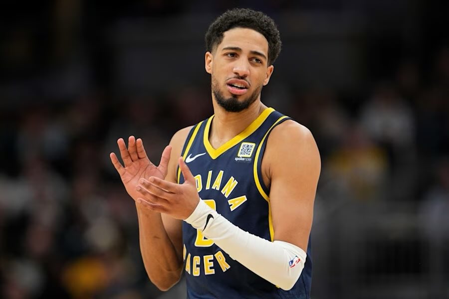 AlexGoldenNBA's tweet image. Tyrese Haliburton will not play tonight. Rick Carlisle said it is a mild strain of his left groin, NOT his hamstring. 

Tyrese will be day-to-day moving forward. Good news for the Pacers All-NBA point guard.