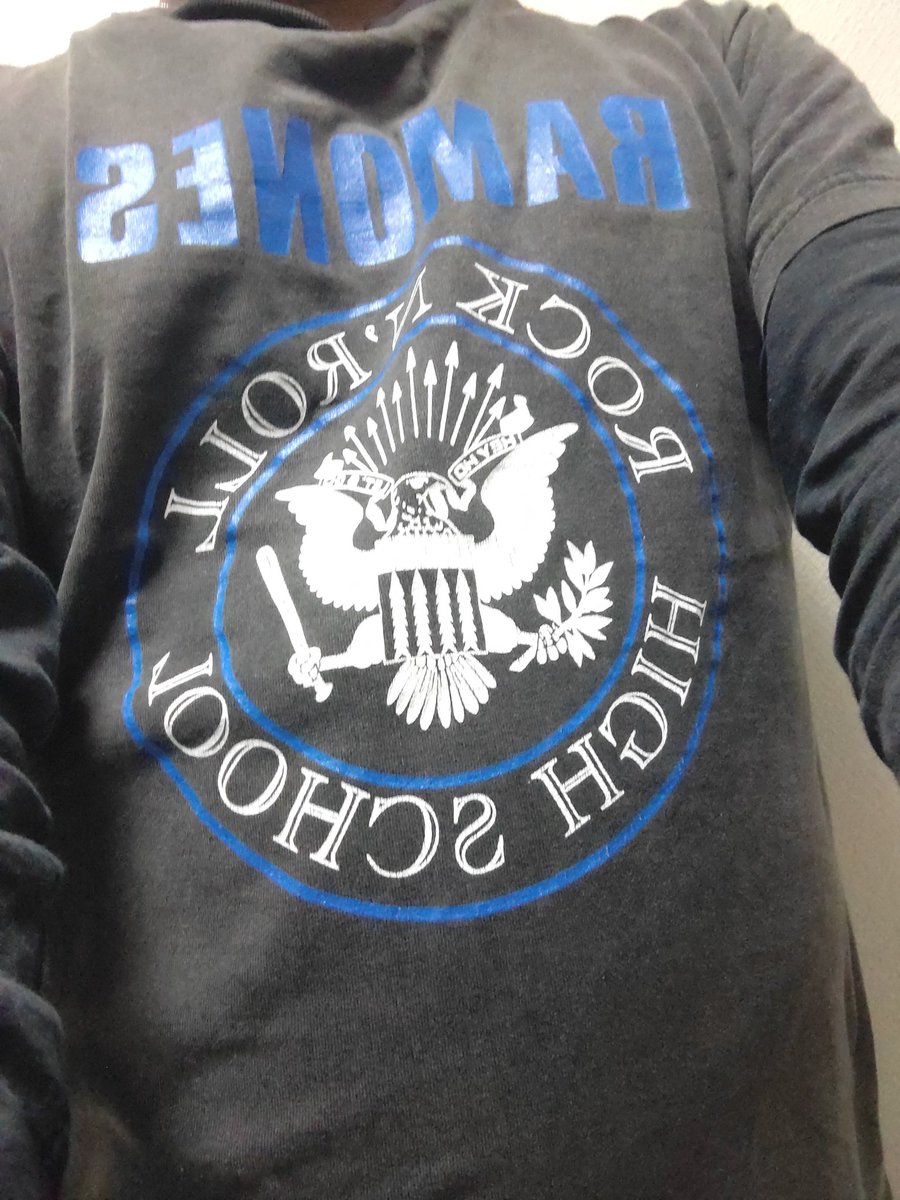 cIbEsZpennrq9Ue's tweet image. 今朝の1枚💿😀🎶
皆様、おはようございます❕😊✋🏻
今日は晴れる☀️そうですがにわか雨☂️が降ることがありそうです!😅💦
本日も皆様が元気で、サイコーにハッピーでステキな日になります様に‼️😄✌🏻
今日のT👕はラモーンズ❗😁👍🏻

#PUNKLEGENDS
#THEAMERICANROOTS
#RAMONES