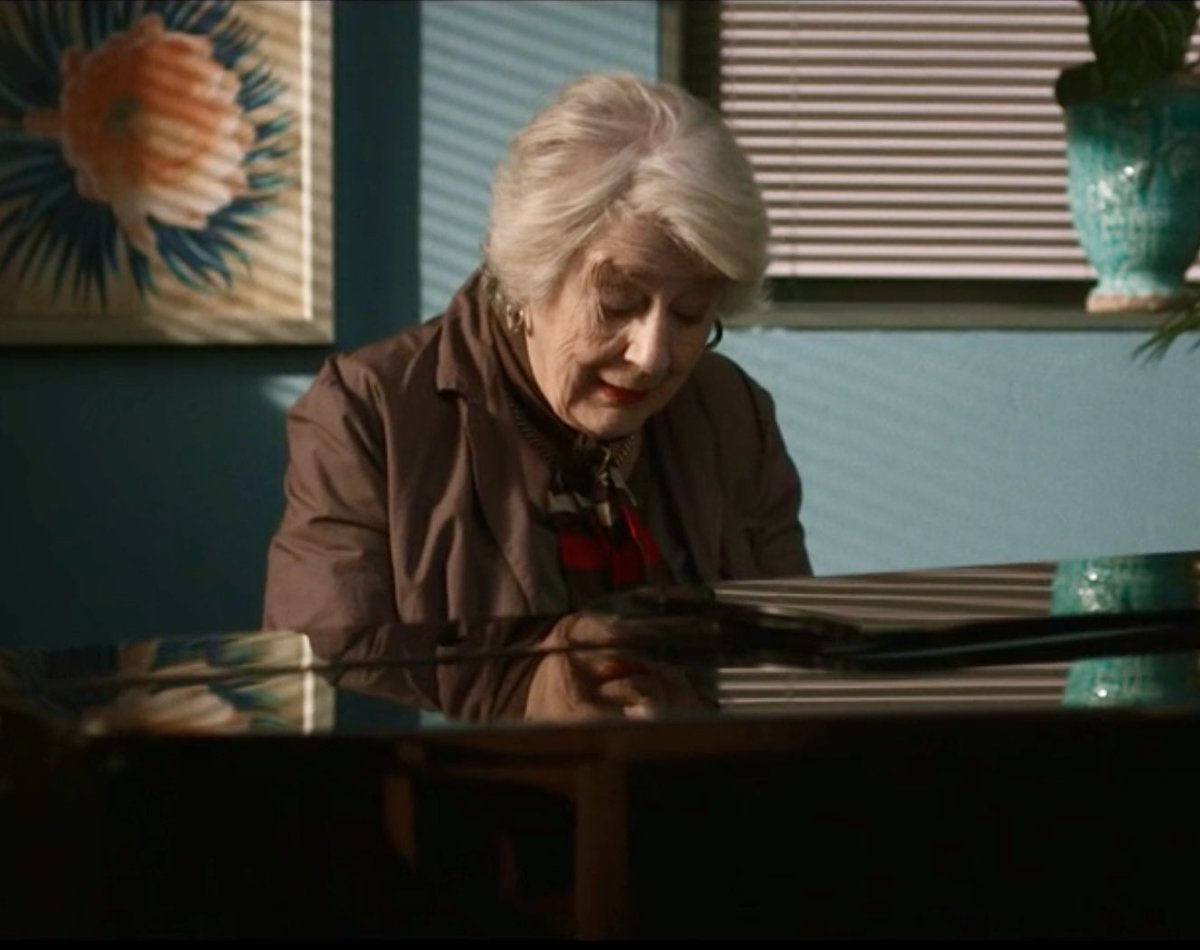 TeaWithEmilia's tweet photo. 1/2 An absolutely brilliant and exciting conclusion to #Homecoming The end of the investigation was shocking and totally unexpected and kept me on the edge of my seat! Cleverly written by #EdWhitmore
#SilentWitness
@EmiliaFox @MrDavidCaves @FrannMills https://t.co/JpdWc5ZtGq