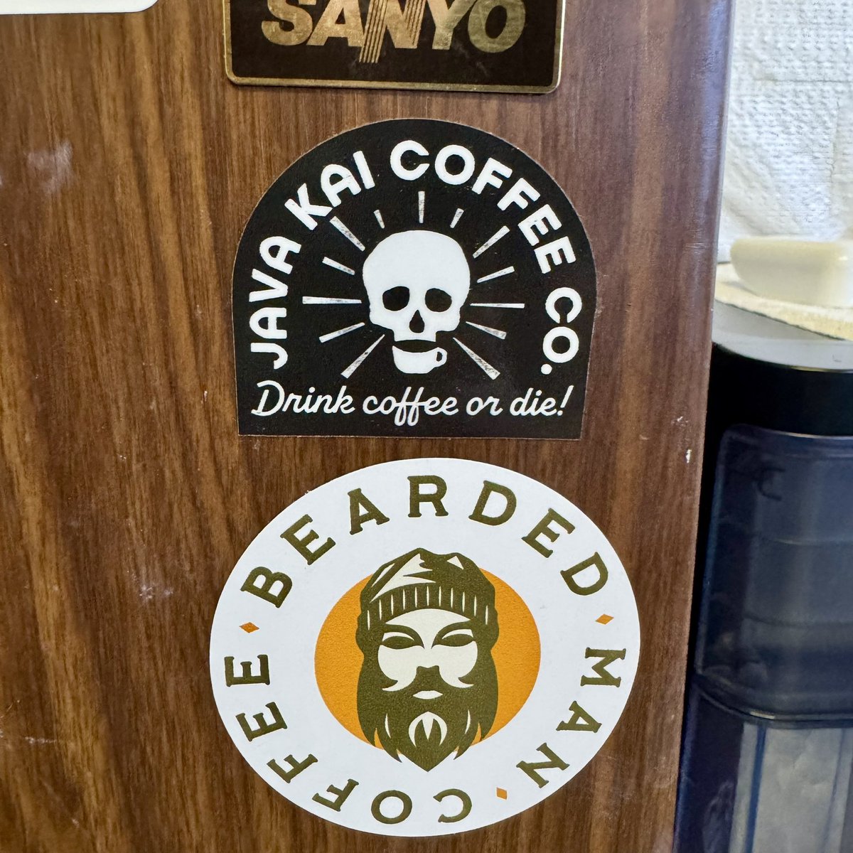 GraphicElephant's tweet photo. Just added a few stickers to our table and mini fridge. 😁🙂😁 there’s still plenty of real estate for some cool swag, so if you see Lon at Impressions Expo Long Beach next week, get us hooked up!!!!
.
.
.
#GraphicElephants
#Stickers
#StickerSwag
#StickerTable https://t.co/D9FY3J5taT