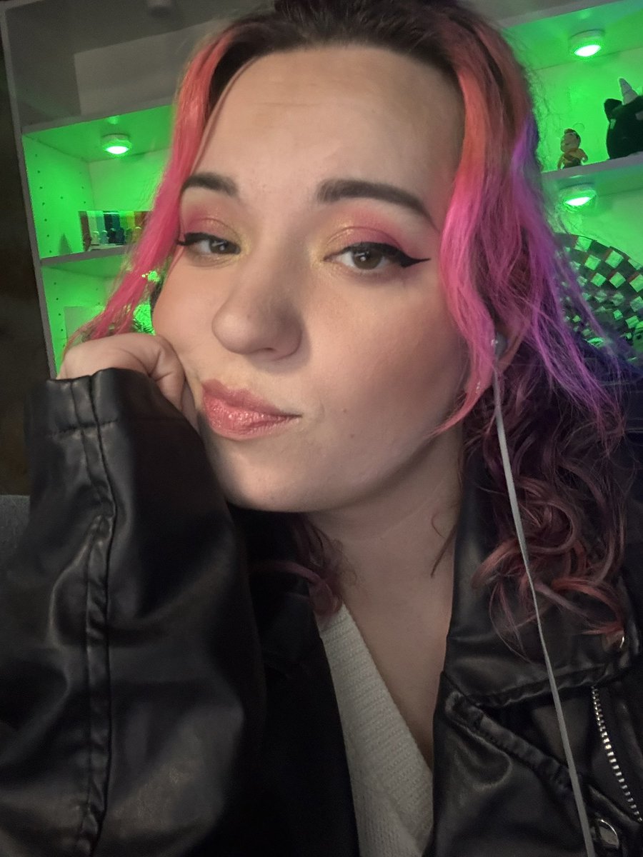 Raising money for a great cause with some amazing people. Come meet Ellie while we play Outgunned over at Twitch.tv/thenoirenigma