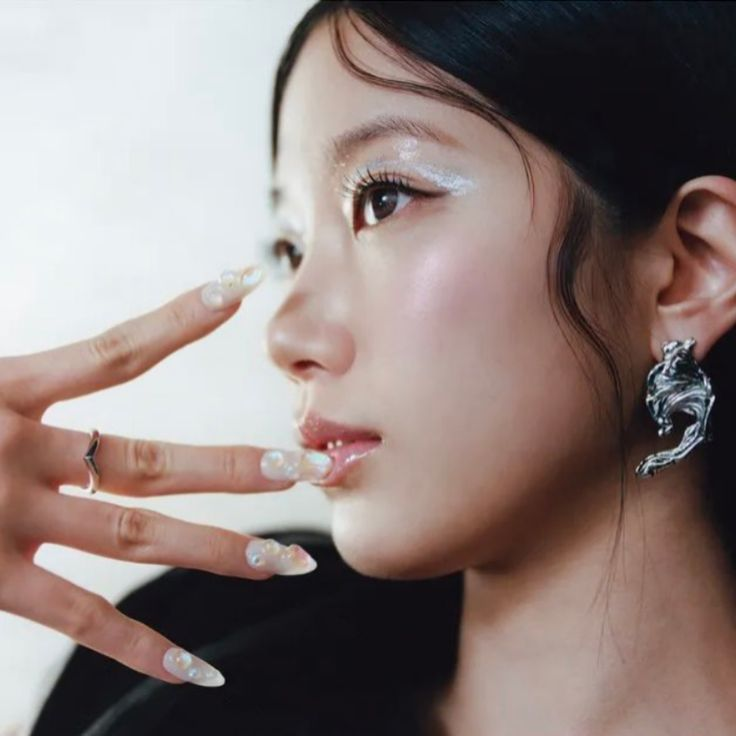 depois de quase dois anos do primeiro guia, vem aí a versão 2.0:

• guia completo (ou quase) sobre o n-pop, pra você que acabou de chegar e quer saber como as coisas funcionam; a thread