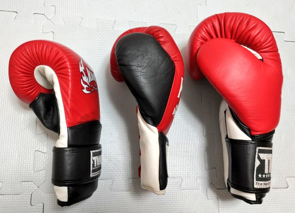 Toshitaka_GeroP's tweet photo. TOP KING 3種盛り
#TOPKING
#topkingboxing
#ボクシンググローブ
#パンチンググローブ
#バッググローブ
#プロファイトグローブ
#スパーリンググローブ
#トリプルカラー
#boxinggloves
#baggloves
#profightgloves
#sparringgloves
#guantesdeboxeo
#タイ製
#madeinthailand https://t.co/JoZ6d7Gjpi