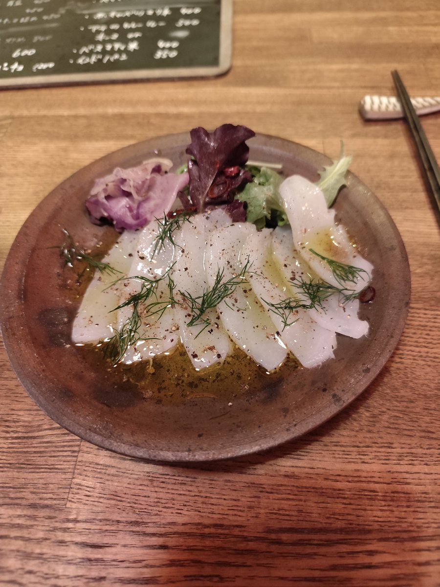 naniwa_harupy's tweet photo. モダンスパイス虹の仏
イカのマサラカルパッチョ
シュウマイカレーマリネ
鴨ハムのサラダ
アテカレー(豚モツ・キーマ)
どれも美味かった！週4営業がもったいないな。ごっちゃんし！ https://t.co/ctkbsIkeBO
