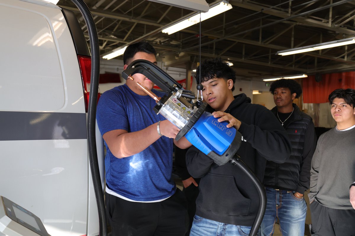 ogdensd's tweet photo. @kslnewsradio shares details of how a major donation will make big impact for students seeking a specialized career patch.  Ogden High’s automotive program receives state-of-the-art equipment. https://t.co/9seeGCjJIz https://t.co/CylU8RXp56