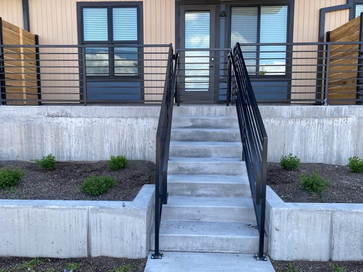 WesternFenceUT's tweet image. Check out this beautiful custom black powder-coated railing and gate we did for a commercial project 🤩
Head over to our website and fill out the form for a free estimate!

westernfenceco.com/contact/

#WesternFenceCoUtah #CustomRailing #CustomGate