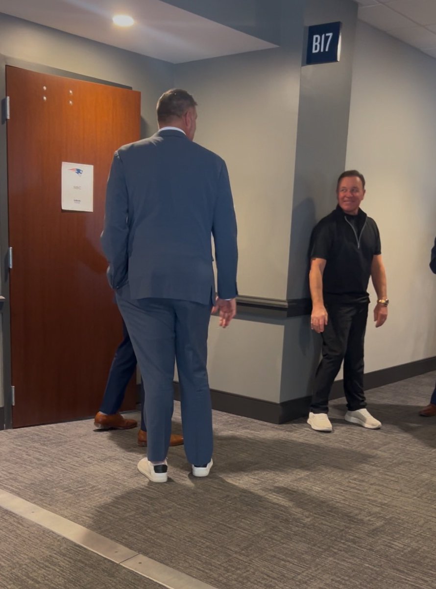 I have no issues with my height, but Mike Vrabel is HUGE…”A building with feet”.   Danny DeVito was closer in size to Arnold Schwarzenegger than I am to Vrabel.  Imagine being hit by him???  No thanks