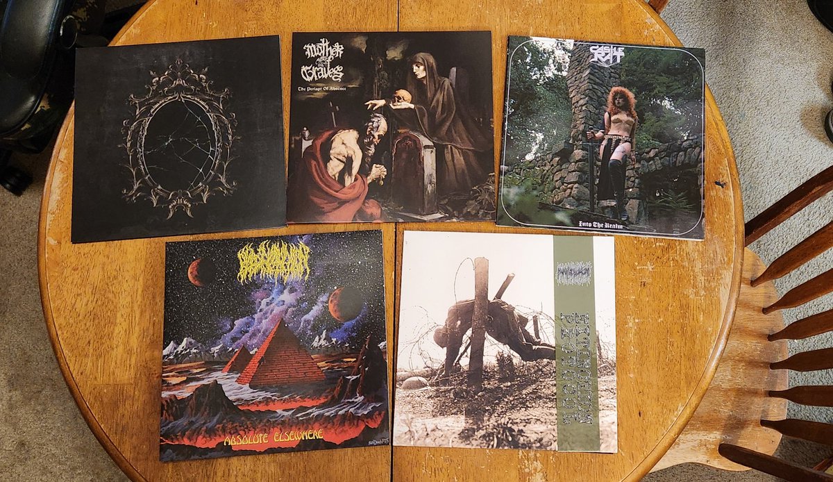 peartnoy's tweet photo. My favorite albums of 2024. With my top ten represented in vinyl. A phenomenal year. #bridgecitysinners #motherofgraves #castle rat #bloodincantation #primitivewarfare #noxnovacula #hekseblad #vitriol #unholyaltar #spectralvoice https://t.co/sFPckEZbpd