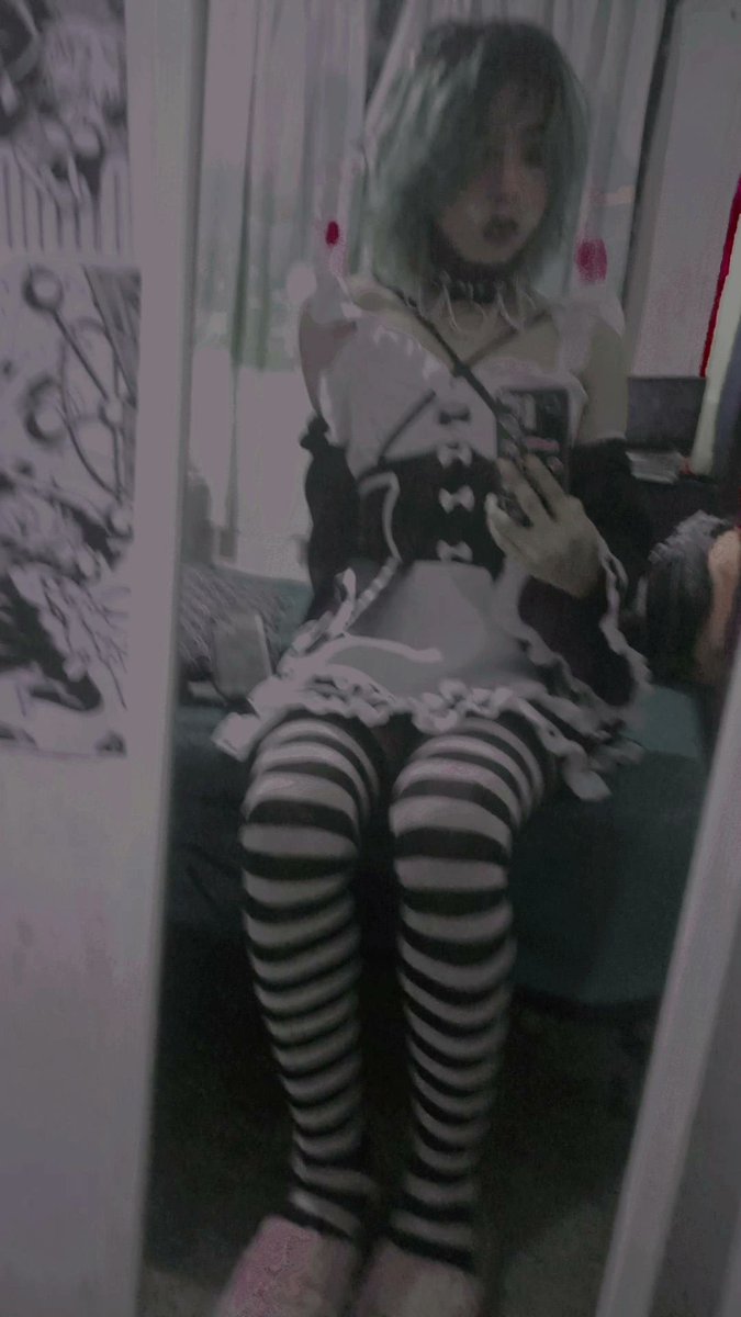 HatsumiParu's tweet photo. Conjunto de #maid #femboy https://t.co/WFrifqsOv5