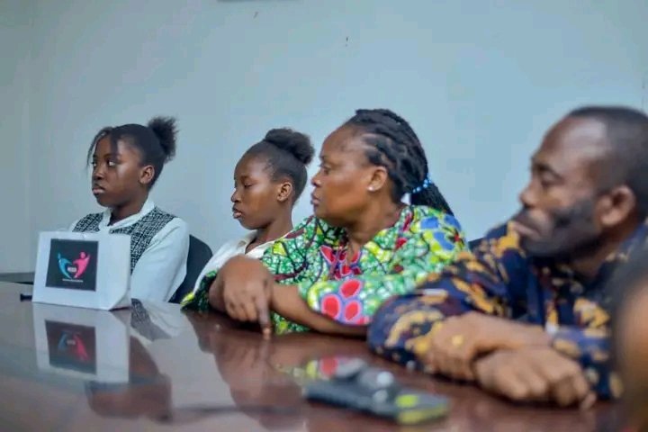 Deborah_Biak's tweet photo. Dréparole : Drépanocytose face à la parole:est un espace d'échange entre les drépanocytaires de notre plateforme et nos professionnels de santé.Elle vise à briser le silence et à lutter contre la stigmatisation liée à cette maladie. Au programme :témoignages,remise d médicaments https://t.co/UfHLuK1XRr