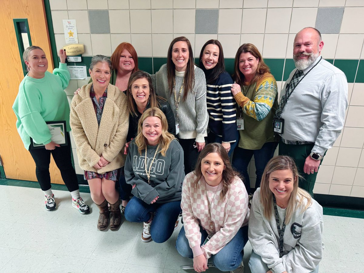 Find a tribe that celebrates even the small things. Such as being in the same classroom for 10 years! Today we renamed 217 the Labhart Science Lab. @MsMullinsRMS <a href="/courtglasgow68/">Courtney Glasgow</a> I love <a href="/PISDReynolds/">Reynolds Middle School</a> and the people who it has given me!