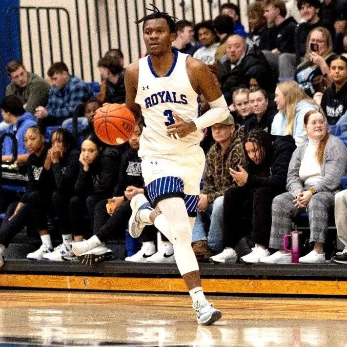 Cody Elliott (@vtcody) on Twitter photo "I have to take a lot of ownership for all the things that happen during practice and during games."
Local product Aviwe Mahlong serves as the voice for a young Eastern Mennonite men's basketball team (via <a href="/John_R_Breeden/">John Breeden</a>): dnronline.com/sports/level/c… "I have to take a lot of ownership for all the things that happen during practice and during games."
Local product Aviwe Mahlong serves as the voice for a young Eastern Mennonite men's basketball team (via <a href="/John_R_Breeden/">John Breeden</a>): dnronline.com/sports/level/c…