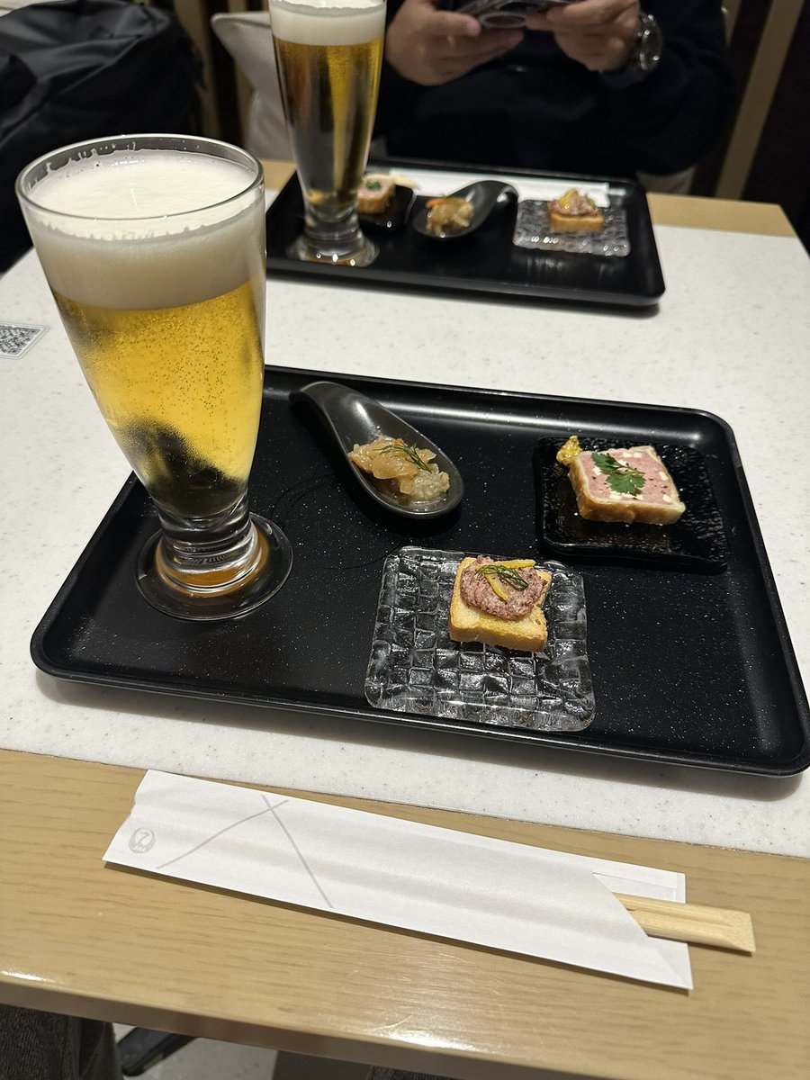 CEOnoURAAKA's tweet image. 2025年も海外事業。しっかりやっていきます。

#firstclasslounge