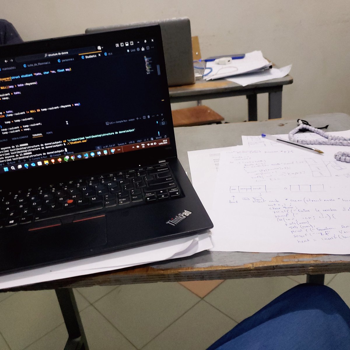 MAMADOUAHMADOU2's tweet image. #codingNight with paper and vscode #IDE thanks @eliaswalyba for this proposal then the #GDKdakar #devfest
Qui d'autres applique ce qu'il avait appris lors cette journée ?
💥💯#GDKdakar #devfest