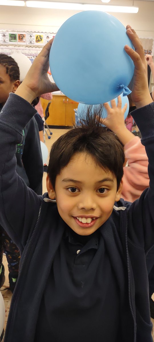 knittingteacher's tweet photo. Day 2 of fun forces experiments. Today we learned about positive and negative particle. We tested this theory with a balloon. So many giggles, so much fun! https://t.co/uGtDvcDZJ2