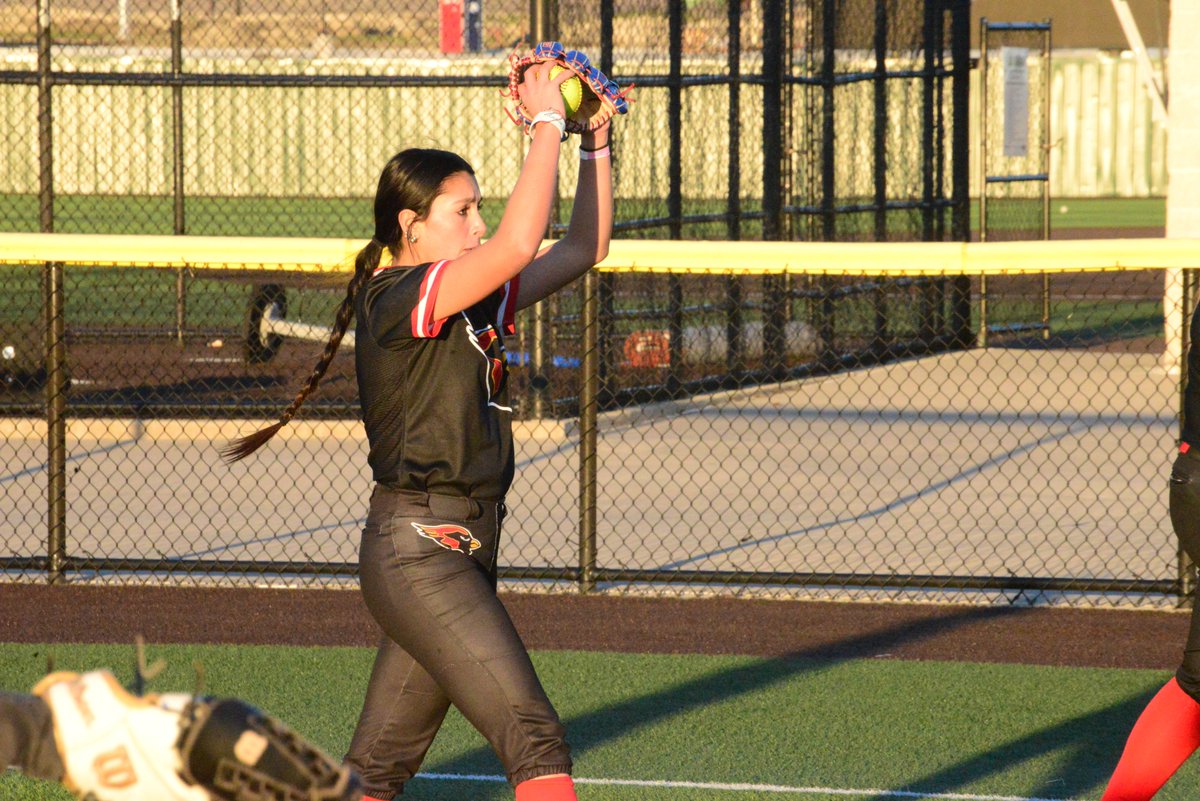 GMsportsmedia1's tweet image. 2027 @EloisaMaes2027 enters 2025 the #1 ace from the circle for @SoftballMelissa 

Maes had an excellent freshman campaign - going 9-0 with a 1.29 ERA &amp;amp; 129 Ks in 86 2/3 IP. She went 3-0 in 4 appearances during the playoffs and allowed one run in more than 18 innings