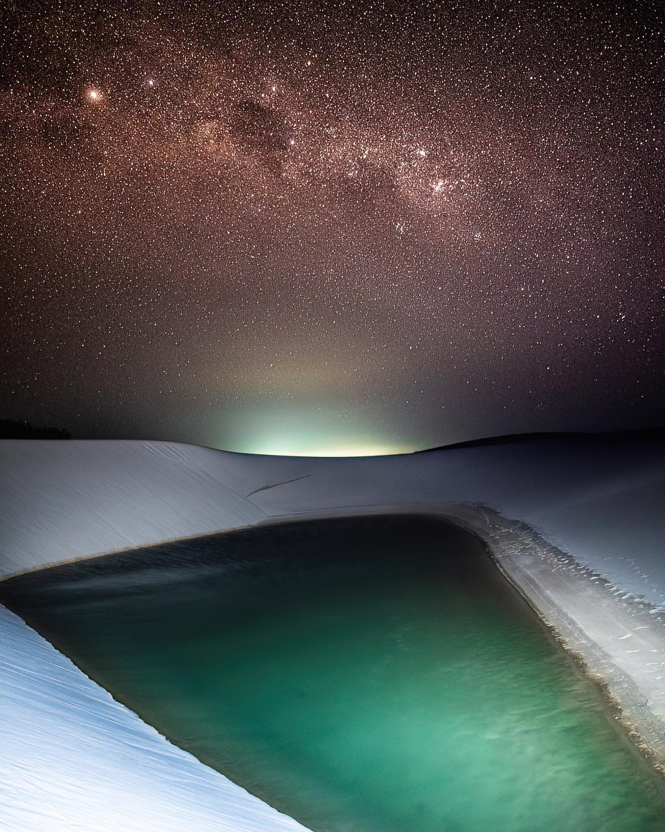 Viviifernande's tweet photo. A via láctea vista sobre os Lençóis Maranhenses.
Um belo registro do fotógrafo Marcelo Tchebes. https://t.co/8qRVDjCRp7