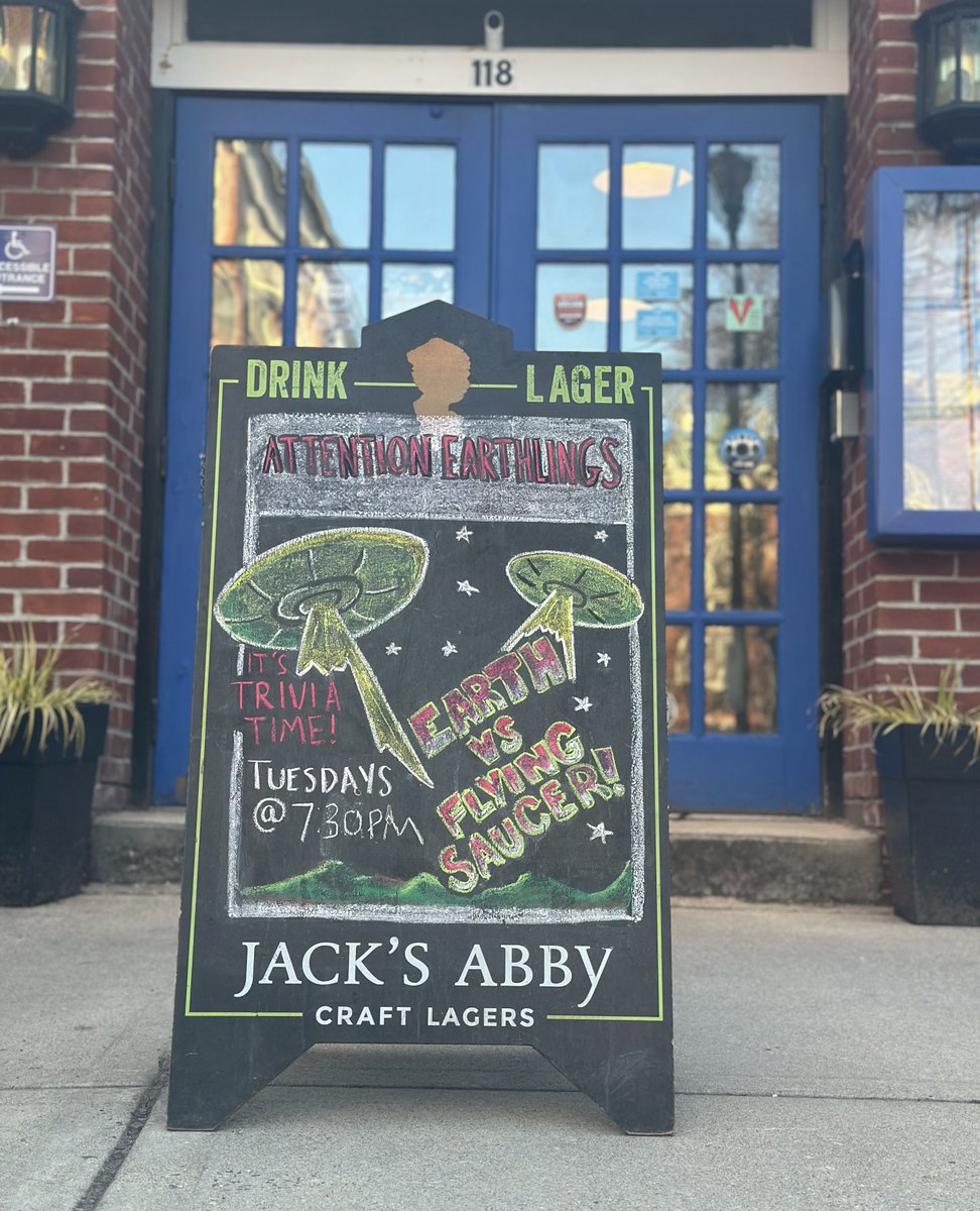 FlyingSaucerMA's tweet photo. It's trivia time! Come win a Flying Saucer gift card! Tuesdays @ 7.

#flyingsaucerpizzacompany #livelongandpizza #scifipizza #salemma #traditionalpizza #veganpizza #glutenfree #allthegluten #pizza #flyingsaucerpizzaandbeer #trivia https://t.co/Ozt8zi5vBu