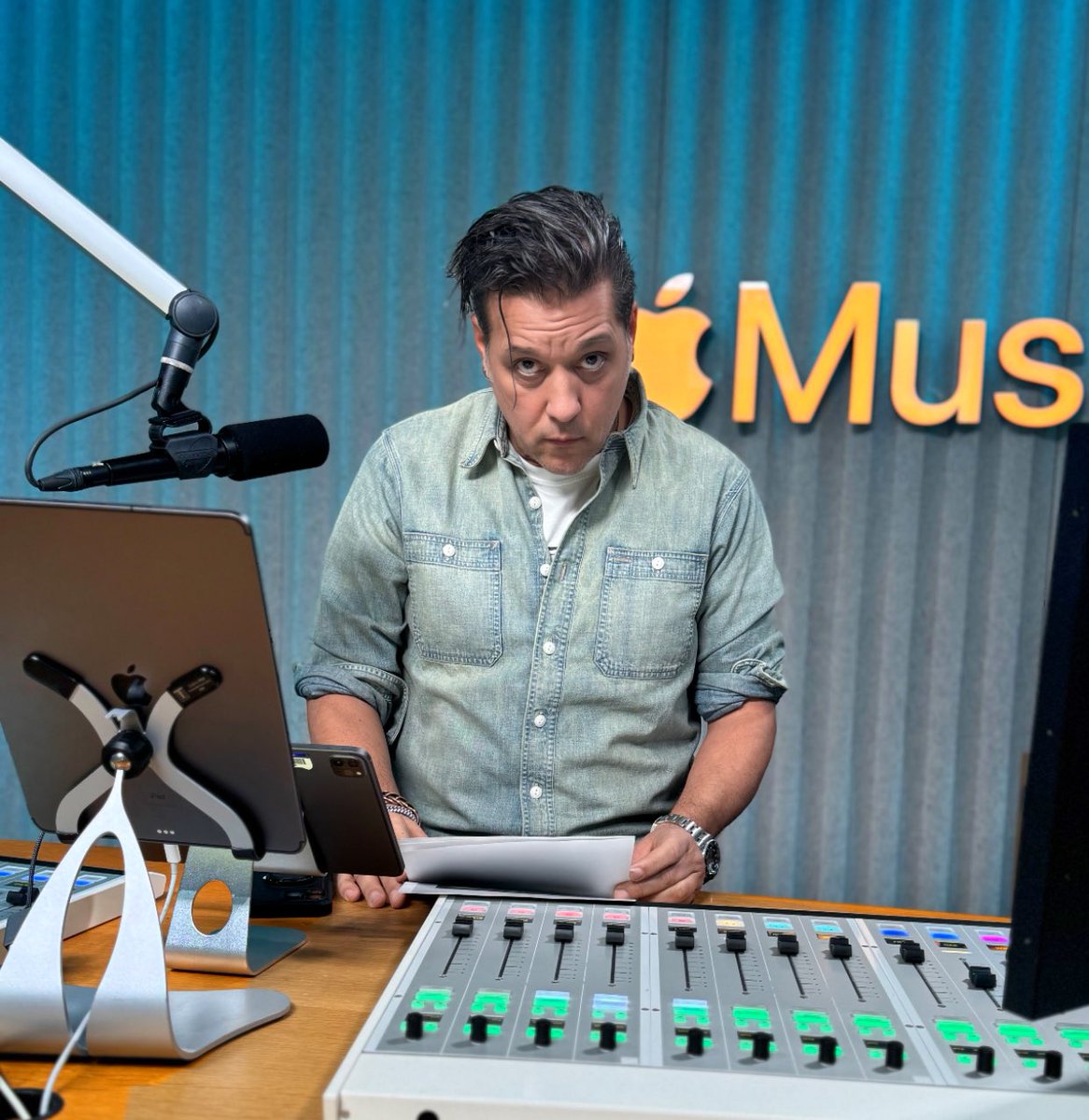 George Stroumboulopoulos 🐺 tweet media