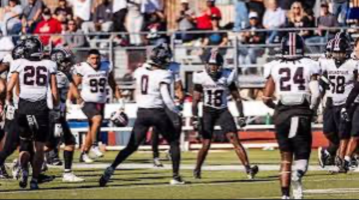 WABlackhawkFB's tweet photo. 🚨RECRUITING UPDATE🚨

25’ DB @Jaden_A_Edwards heads to @UIndyFB this Friday! https://t.co/daVqSLee3l