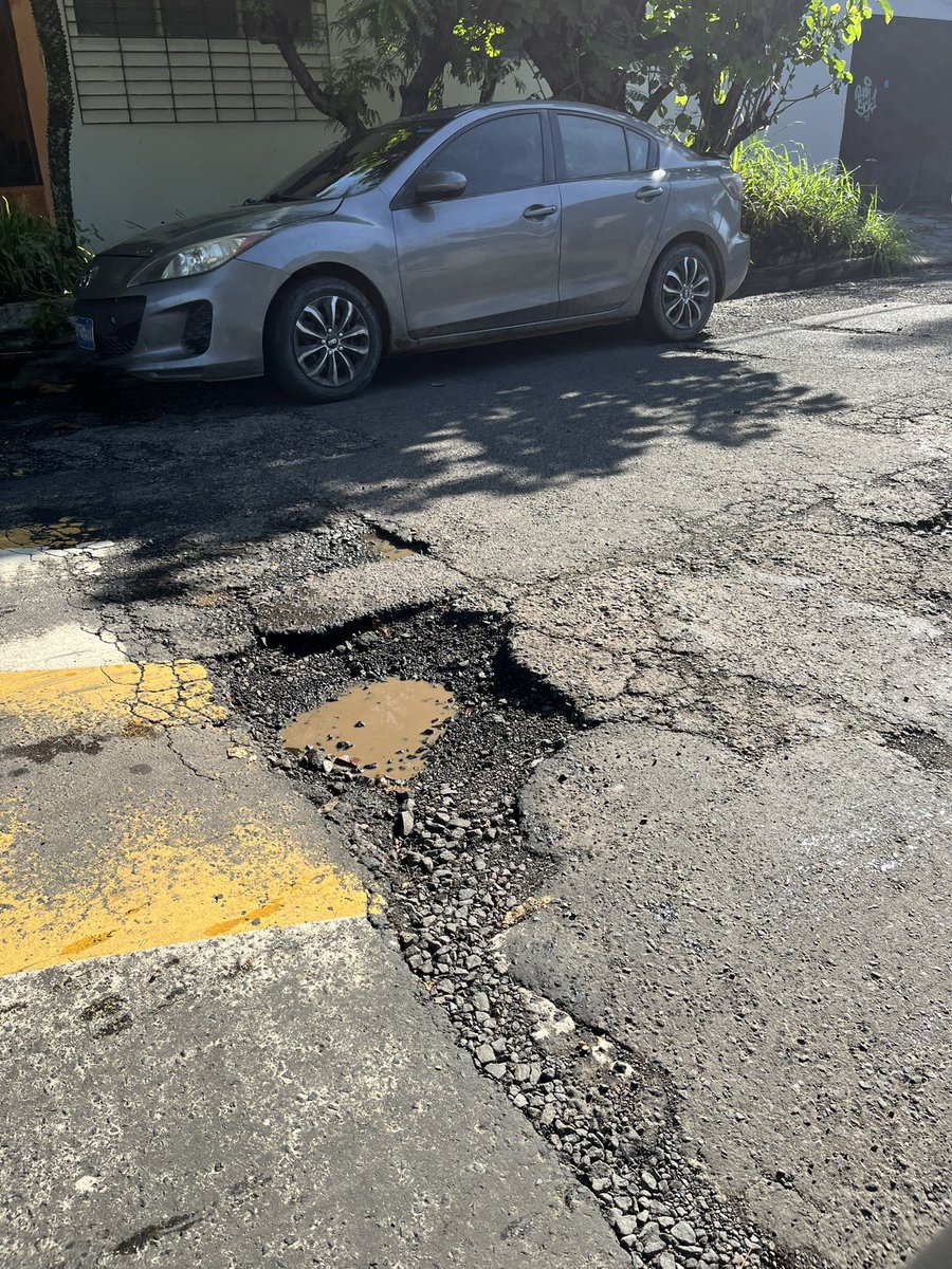 eduardoces_'s tweet photo. @FOVIALITO Final 25 calle oriente SS abajo del inframen https://t.co/2FZ0qcuSci