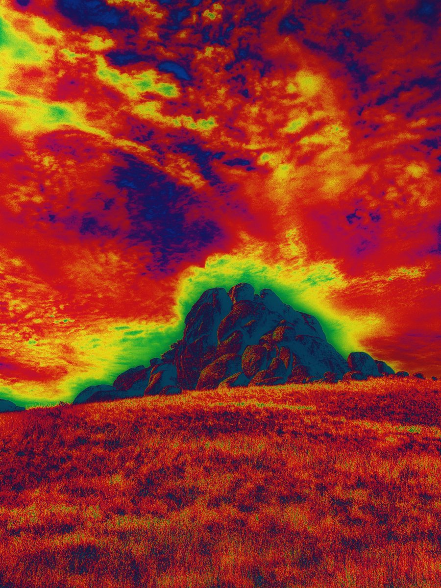 RiffHaven's tweet photo. Riff HΓ€ven Episode 402 airs tonight from 9-11 PM on @radioboise with music from #Naxatras #Mogwai #Craneium #PalehorsePalerider #RainbowsAreFree #MosGenerator & more
#RiffHaven #RadioBoise #PostRock #Shoegaze #Doomgaze #StonerRock #HeavyRock #FuzzRock #HeavyPsych #heavymetal https://t.co/TH9OSHmFDx