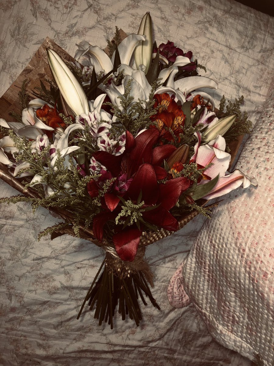 olhem o meu buquê de lírio 🥹