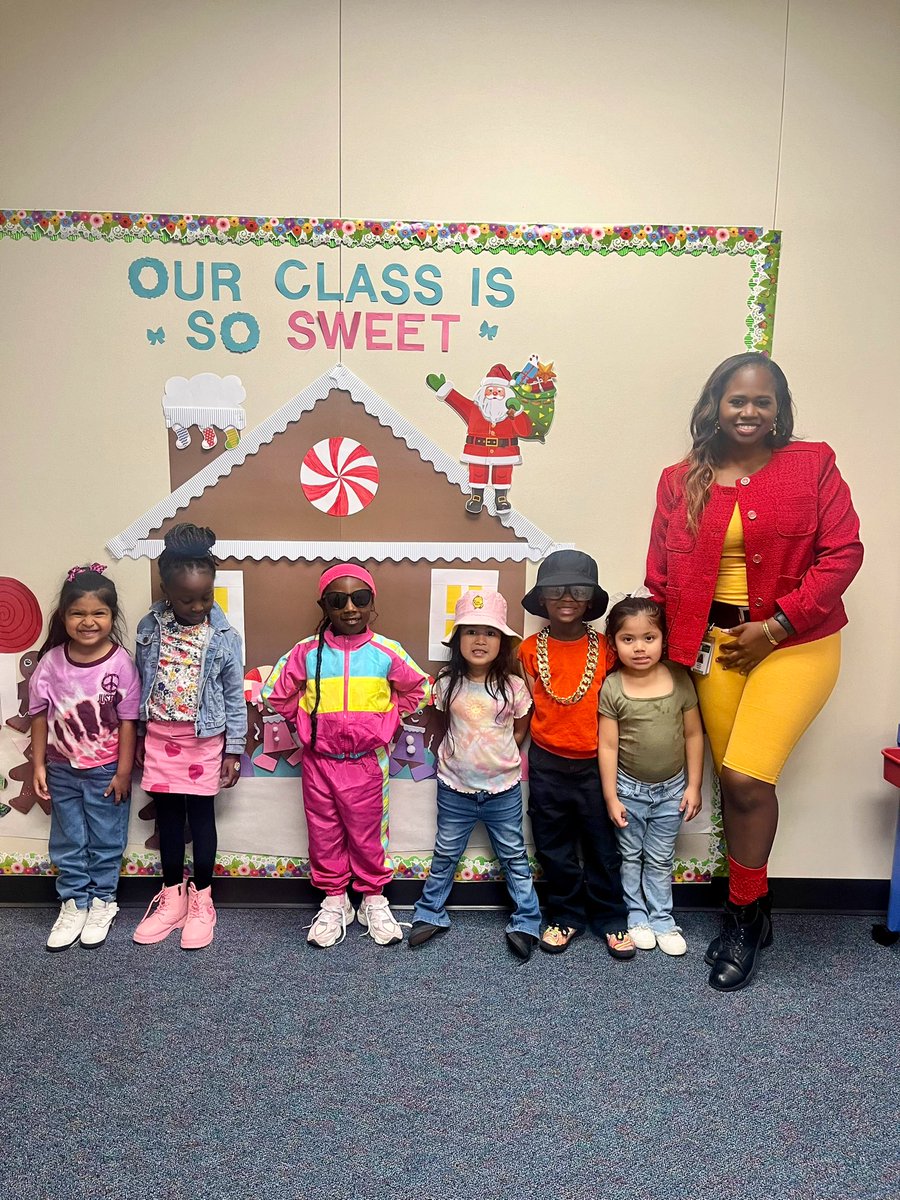 __Ms_Parker's tweet photo. 90’s day outfits for the 90th day of school! 🫶🏾🫶🏾🫶🏾 @PetroskyPirates https://t.co/s04s5PTlWz