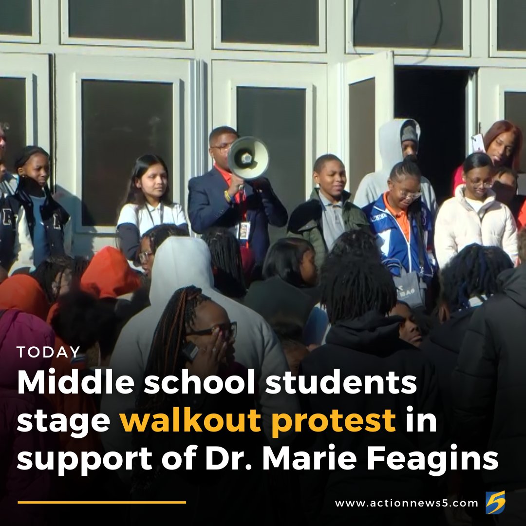 WMCActionNews5's tweet photo. Students at Bellevue Middle School led a walkout at 10 a.m. Tuesday in support of Superintendent Dr. Marie Feagins before the Memphis-Shelby County School Board began discussing terminating her contract. https://t.co/bfYzZYdXWk https://t.co/HDpKsfIego
