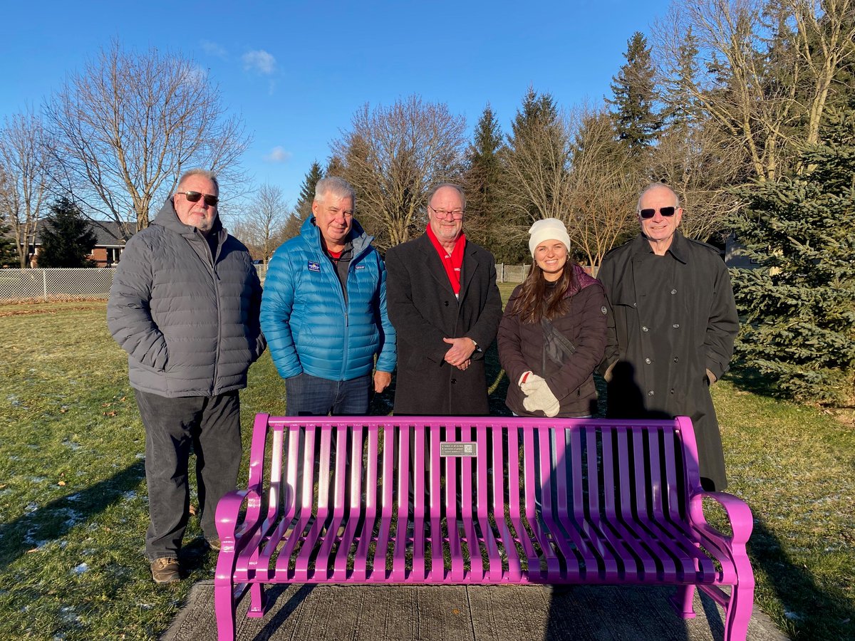 votesmithezt's tweet image. A contingent of @EastZorraTav Council with Sophie Foster of Domestic Abuse Services Oxford #PurpleBench Unveiling in Stonegate Park #Innerkip