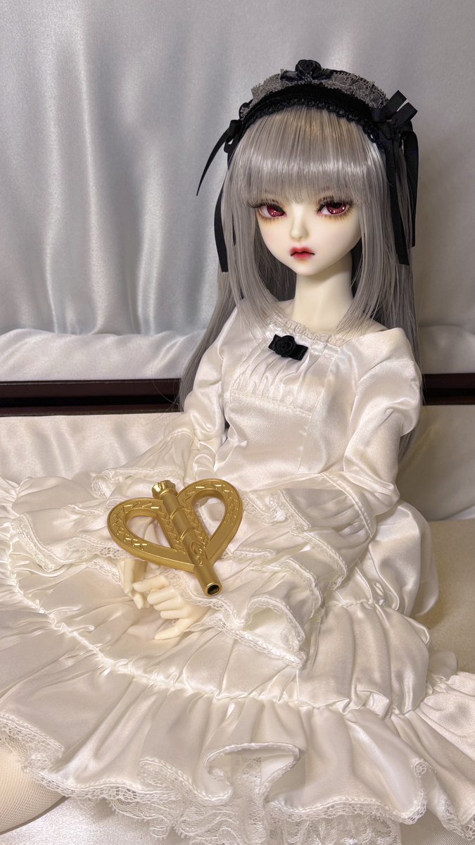 Ramikaruu's tweet photo. 銀様……
#DOLK
#水銀燈 https://t.co/gxQbUf3itr
