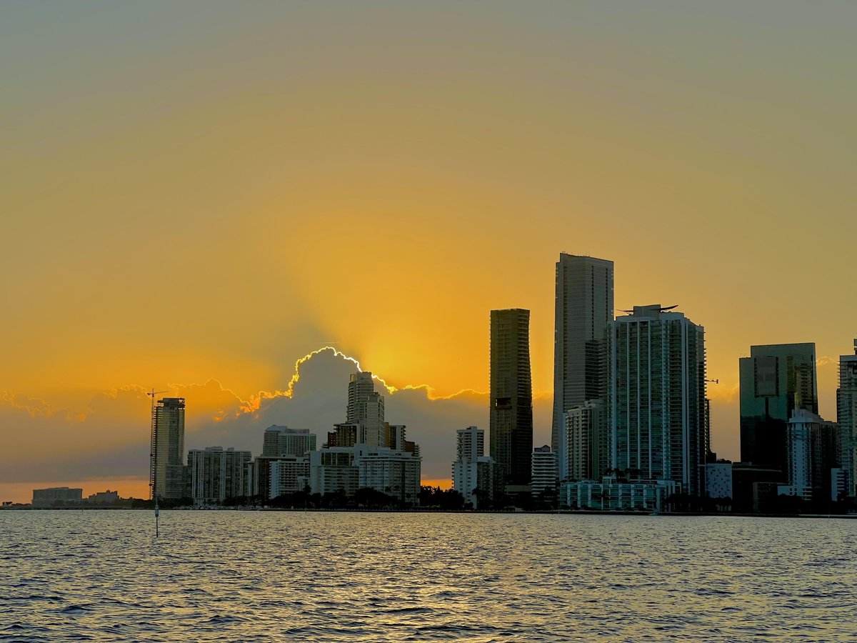 Chloe_zxcv's tweet image. Life is in a hurry, don’t miss the sunset and sunset