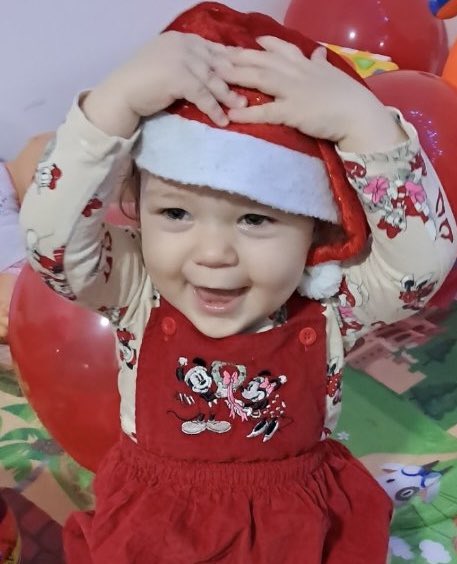 Samo ovakve osmehe molim lepo. 
Jer “sreća deteta je svetinja u hramu čovečanstva. U njemu je pohranjena i sreća sveta.” I zato dobri ljudi, da pozdravimo i ovu Lepotu i pobedu u borbi za još mnoooogo Srećica. I neka i vama ovaj osmeh ulepša dan🤗🤗🤗.🤗