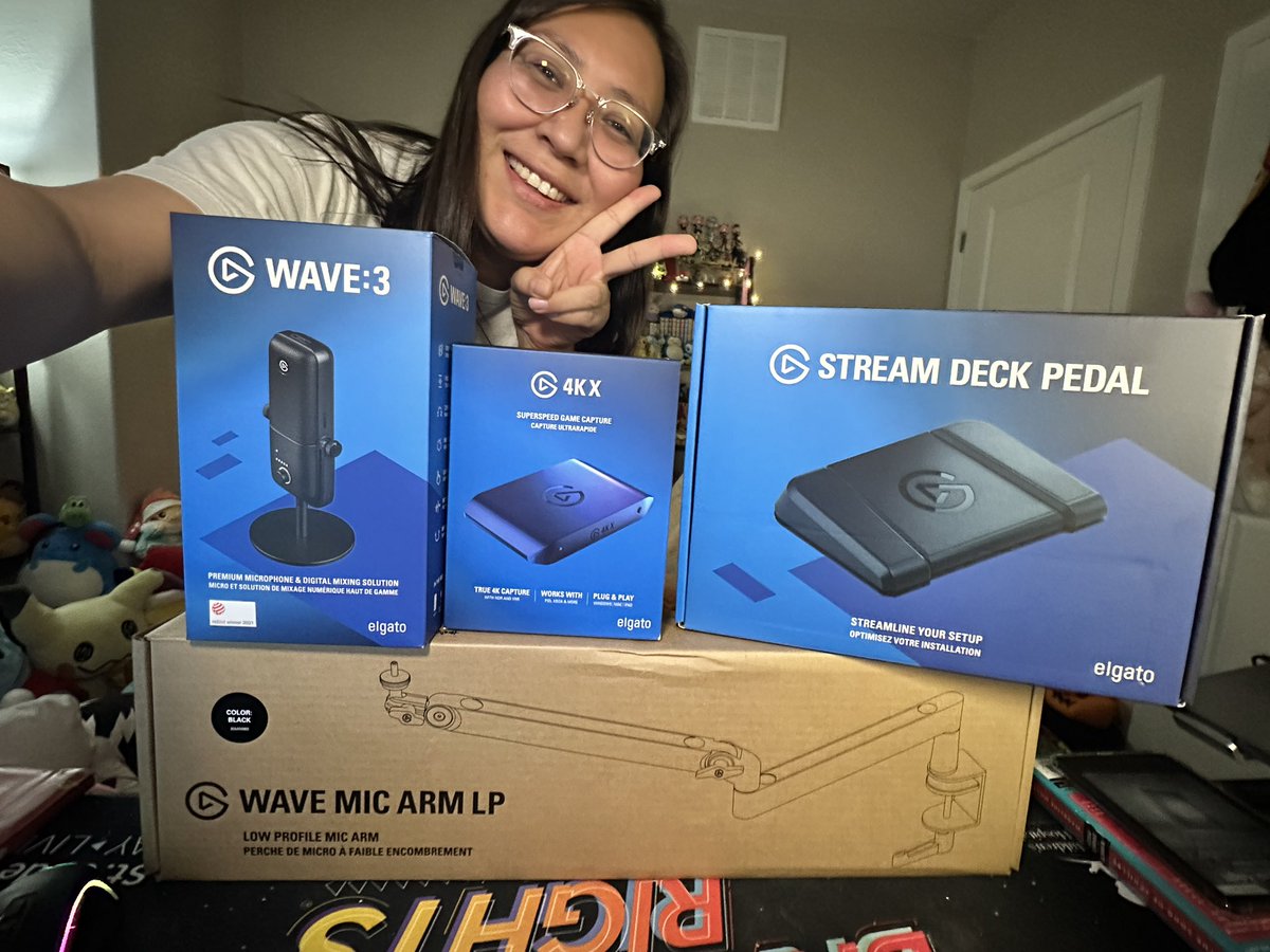 I won an Elgato giveaway last month and all the goodies arrived today!!

Truly grateful to have received these products and excited to continue upgrading my streaming set up!!

Thank you so much <a href="/elgato/">Elgato</a> !! 💕