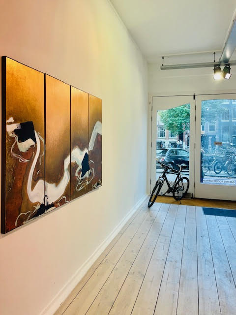 GoldLeafSupply's tweet photo. ✨ Client Spotlight ✨

John O’Carroll’s recent exhibition at Galerie Roger Katwijk was an incredible journey through time and culture, blending ancient influences with contemporary techniques.

Stay tuned for more exhibitions! ⬇️
https://t.co/w3kuZi90i6 https://t.co/BBJVld2pji