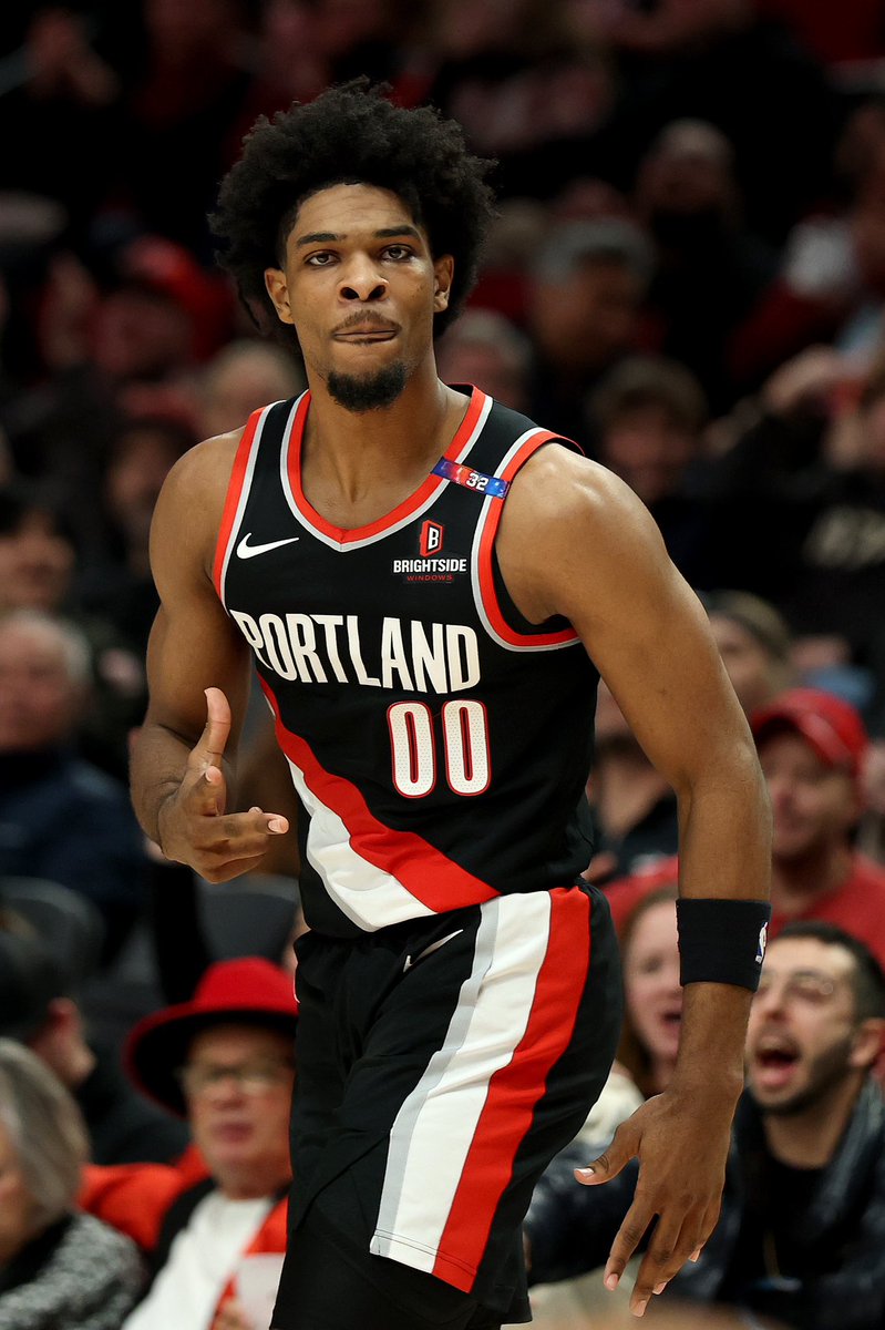 BleacherReport's tweet photo. SCOOT was on one vs. Nets 🪣 

39 PTS 
13-18 FG 
6 AST 
8 3PM

Career-high for Scoot 🔥 https://t.co/H49QBlrWdH