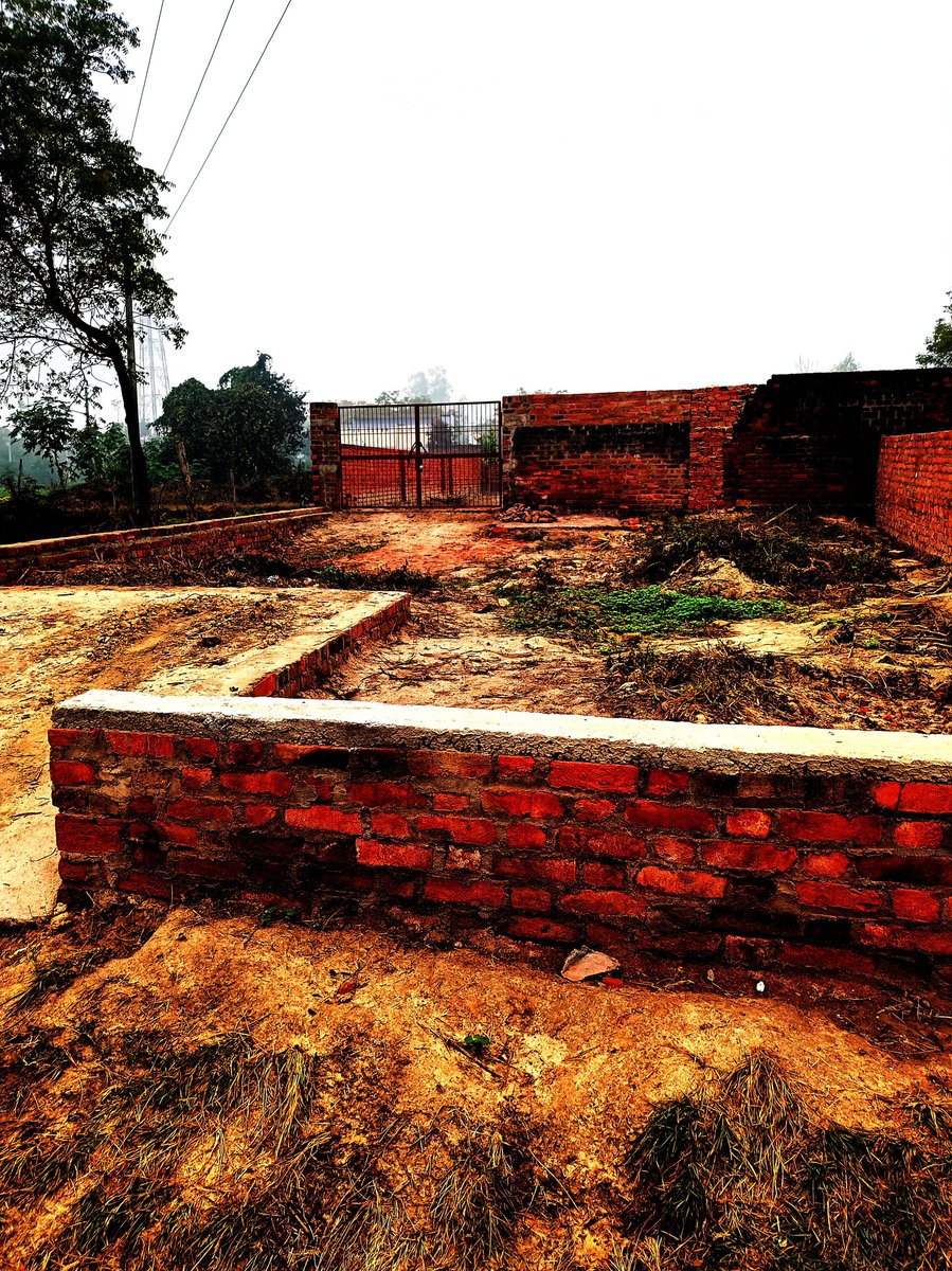 farjami_kiuma's tweet photo. Sir, in the district of Mainpuri, Tehsil Kishni, the Gram Panchayat of Chauraipur, village Asaindhi, land mafia Omkar Singh, son of Ramavtar Singh, has illegally occupied approximately 02 bighas of government land, Khasra number 2128, by constructing a house . https://t.co/edMFkAlbPQ