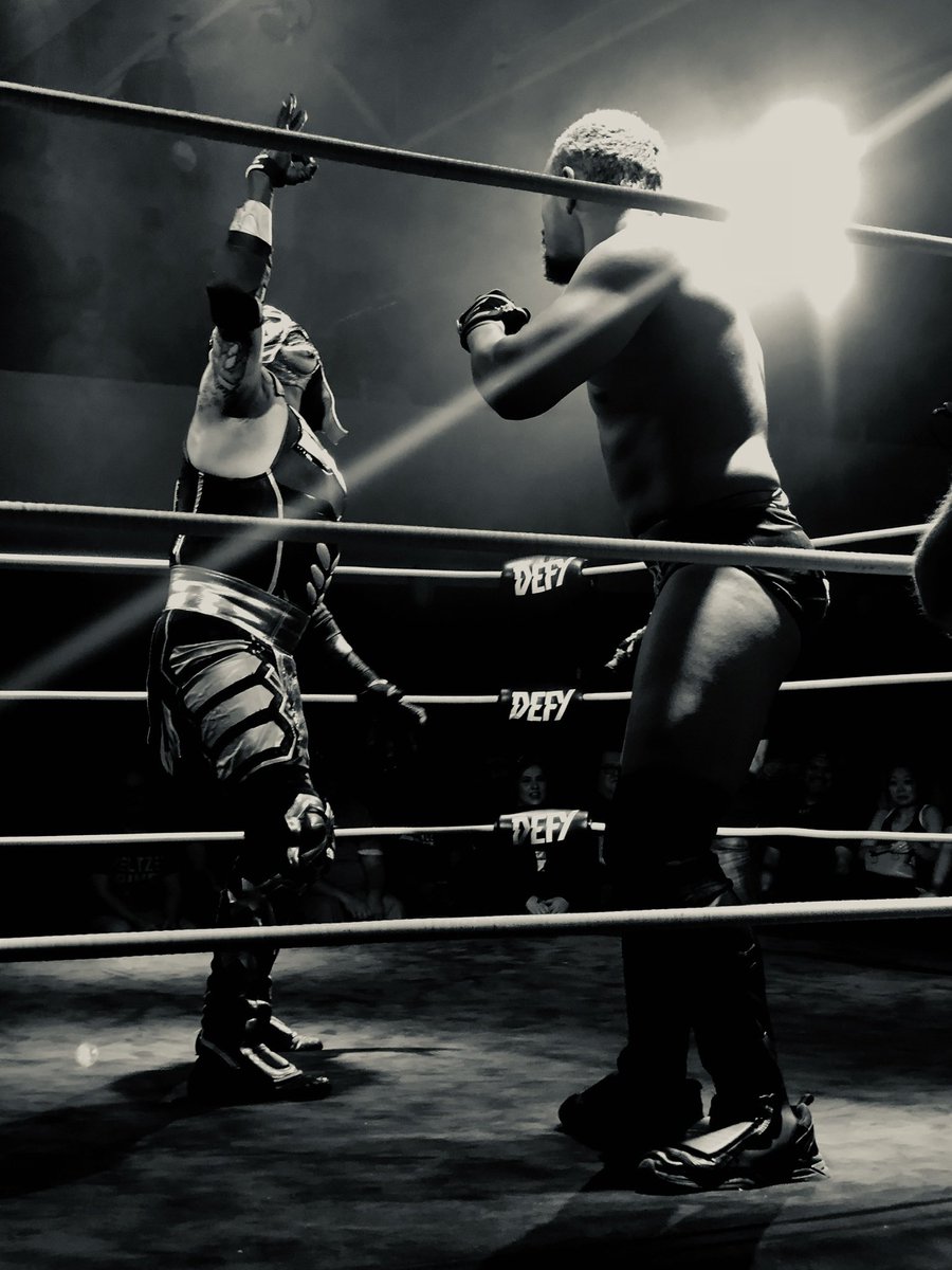 djrazs's tweet photo. Digging through my @defyNW photos archives for this pic of @PENTAELZEROM and @REALEthanHD back in Feb 2018. #Defy #DefyWrestling #DefyNW #Penta #ZeroMiedo #ETHANHD #Wrestling https://t.co/IZ7hStVRVA