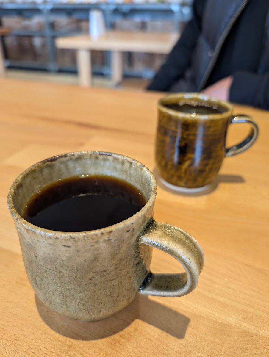 HIRN0084's tweet photo. たまには歩かないとね🚶病院帰りに寄り道☕
#studio894 https://t.co/8BKjbQ8f5A