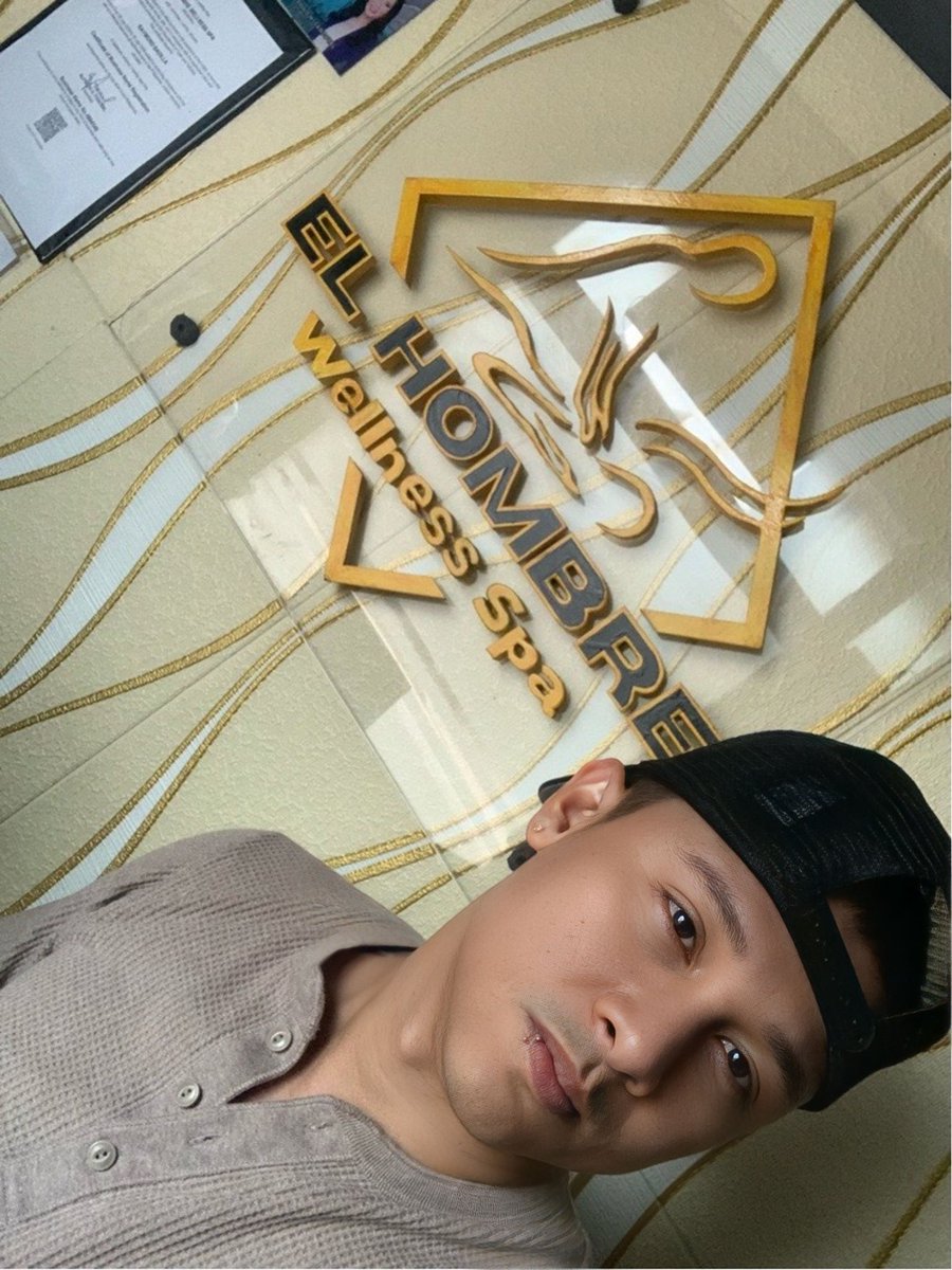 Receptionist on Duty Pa massage na po kayo ☺️